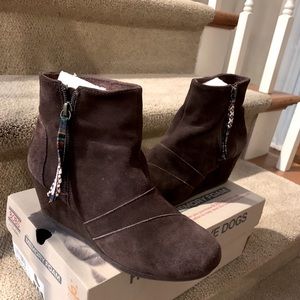 Bob’s by Skechers, Size 7.5, Booties!